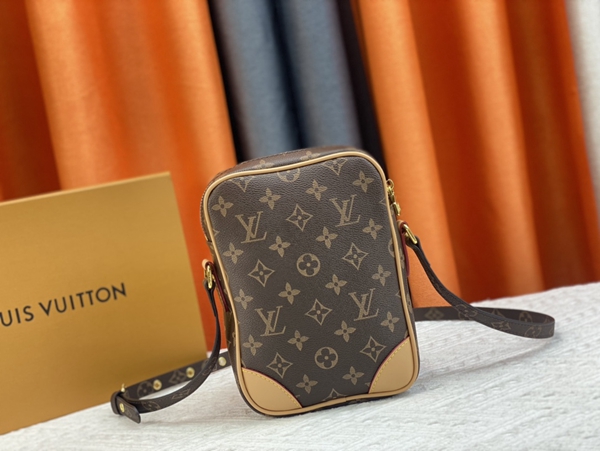 ルイヴィトンバッグ側面デザイン